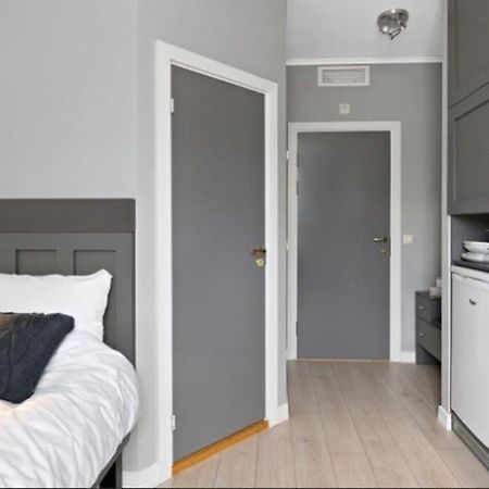 Studio Apt Close To Airport Apartment Garder Exterior foto