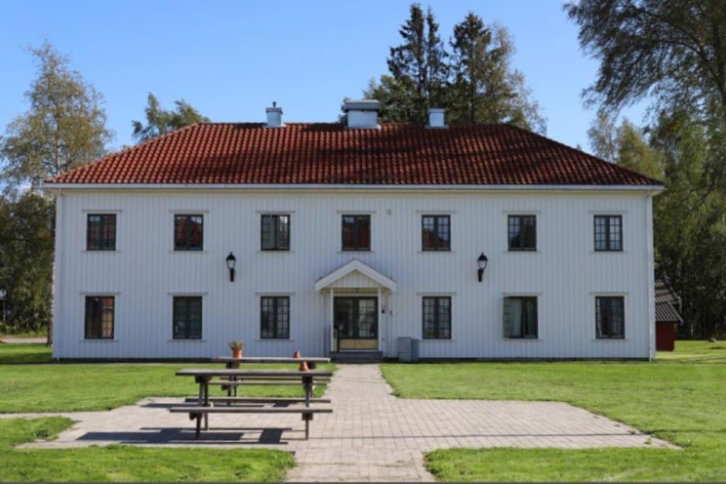 Studio Apt Close To Airport Apartment Garder Exterior foto